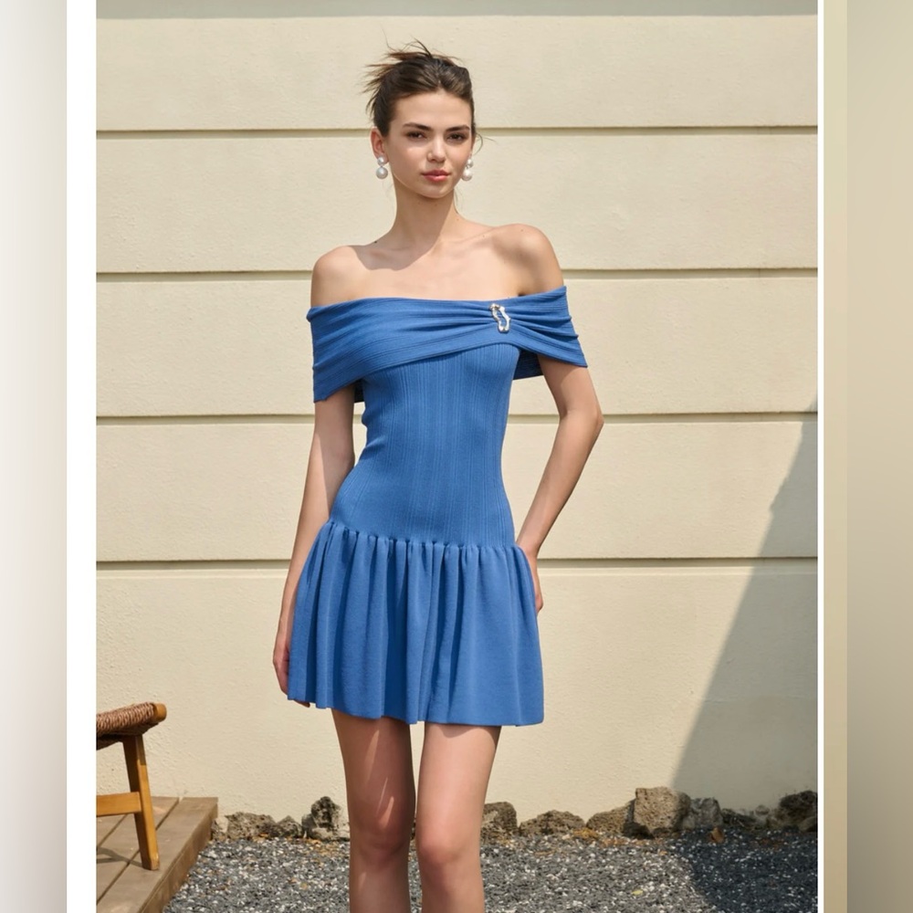 ANCOSTI Elegant Blue Off-Shoulder Dress